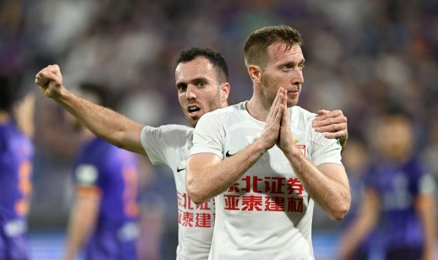 开云官网-贝里奇反戈一击：不庆祝因尊重 孔帕尼奥头球更好