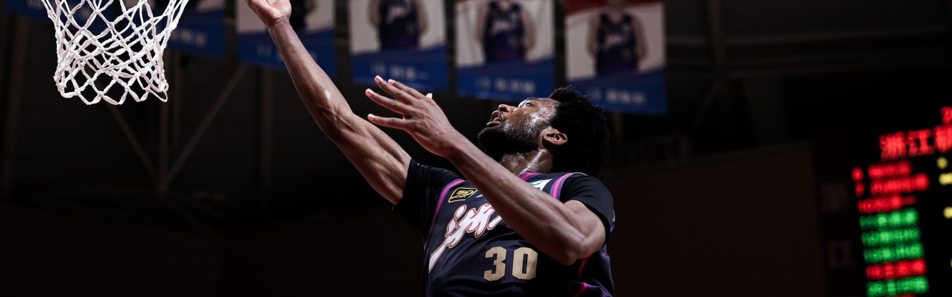 开云-直播吧：浙江队已经完成与达米安-琼斯的续约