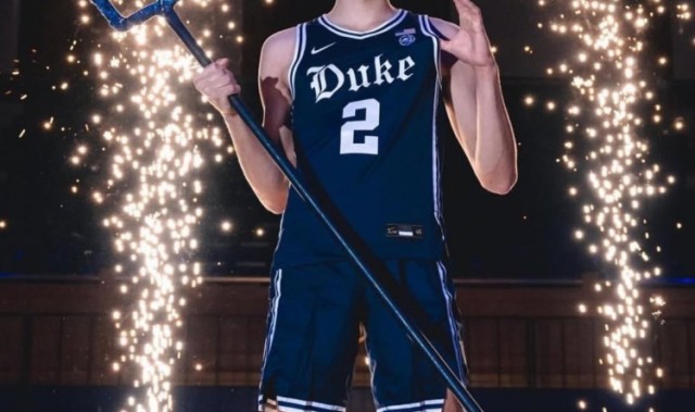 开云官网-冉冉升起的新星🌟弗拉格斩获ESPY年度最佳大学男运动员奖